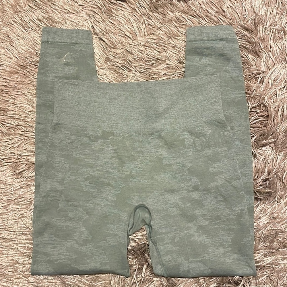 GYMSHARK Gray Camouflage‎ 7/8 Ruched Leggings